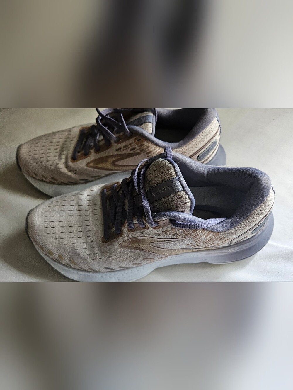 Brooks Women's Tan and Gray Athletic Running Shoes